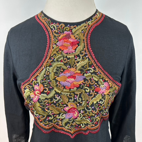 Minh Hanh Black Linen Top Embroidered Floral Tapestry Vietnam Couture Size S/M - Picture 10 of 11